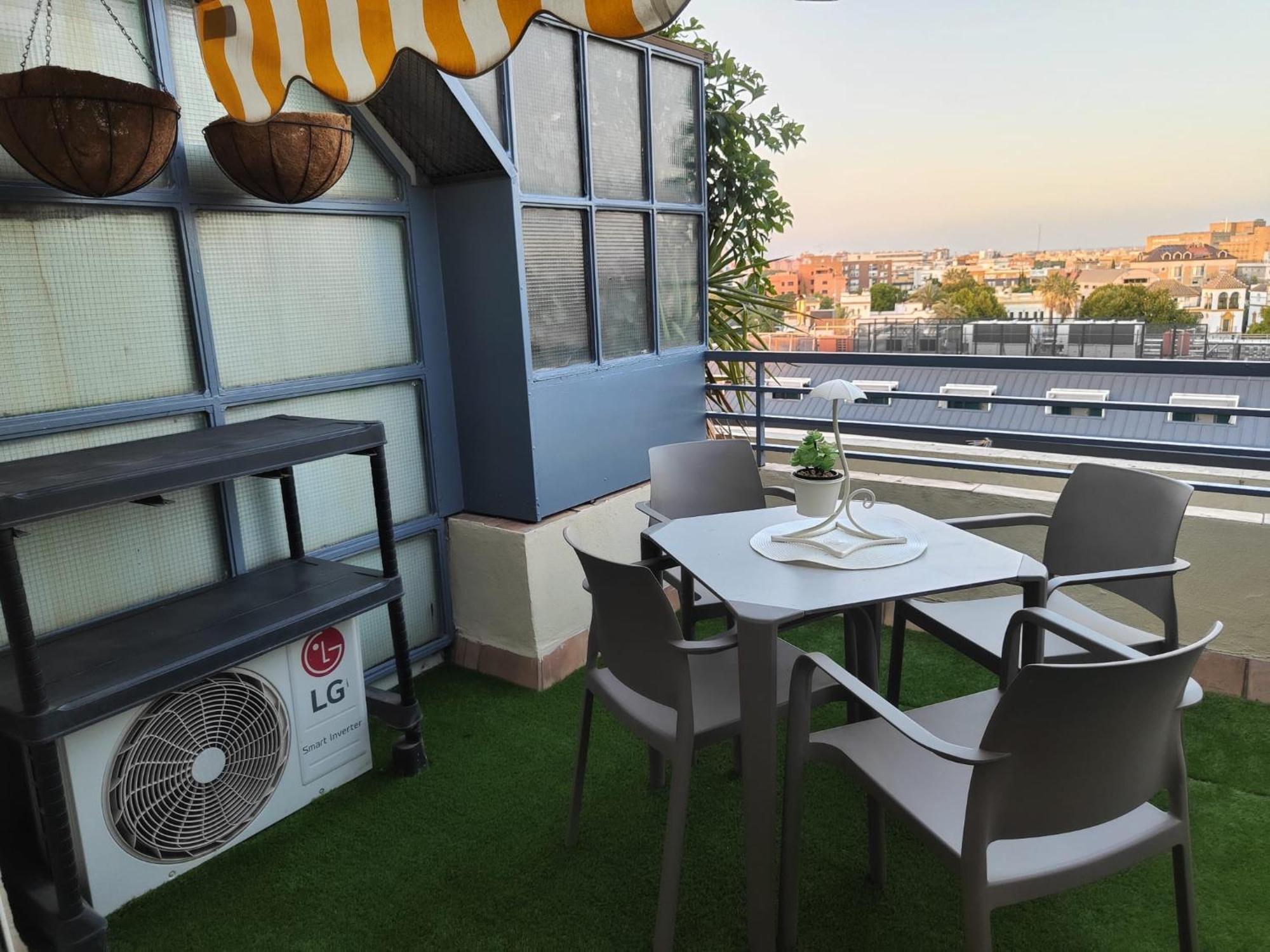 Апартаменти Agradable Duplex Terraza Virgen Del Rocio Севілья Екстер'єр фото